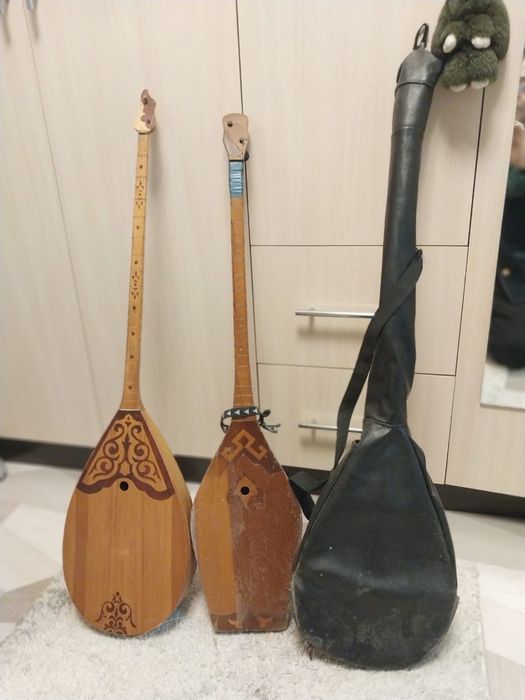 Домбыра. Поменять струны только