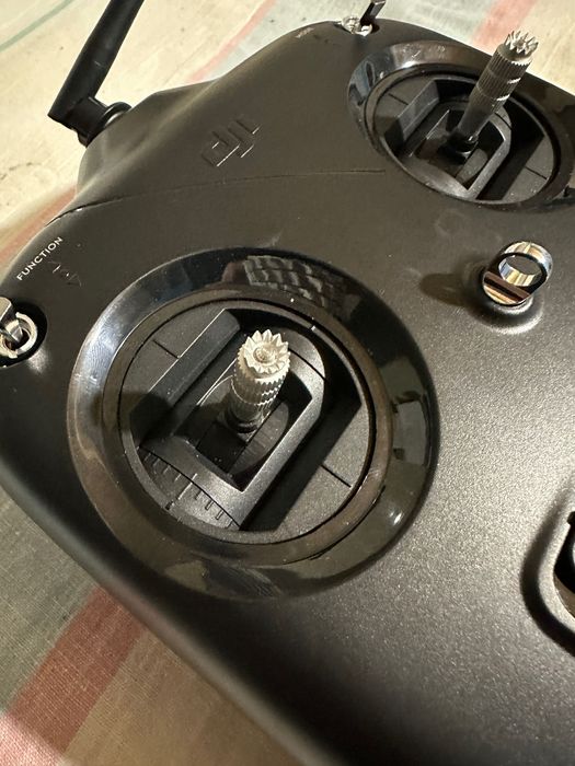 Vând DJI remote control pentru dji ronin.