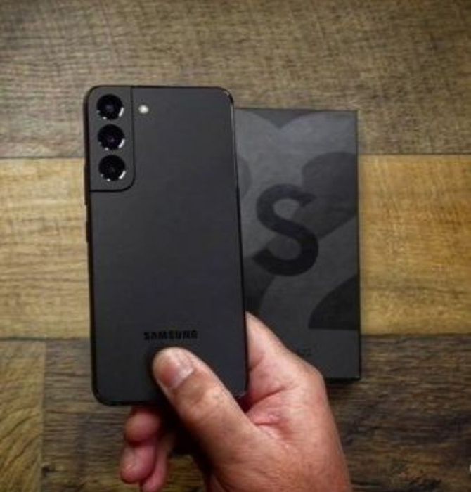 SAMSUNG S22.  256/8GB+8GB Ram Plus.