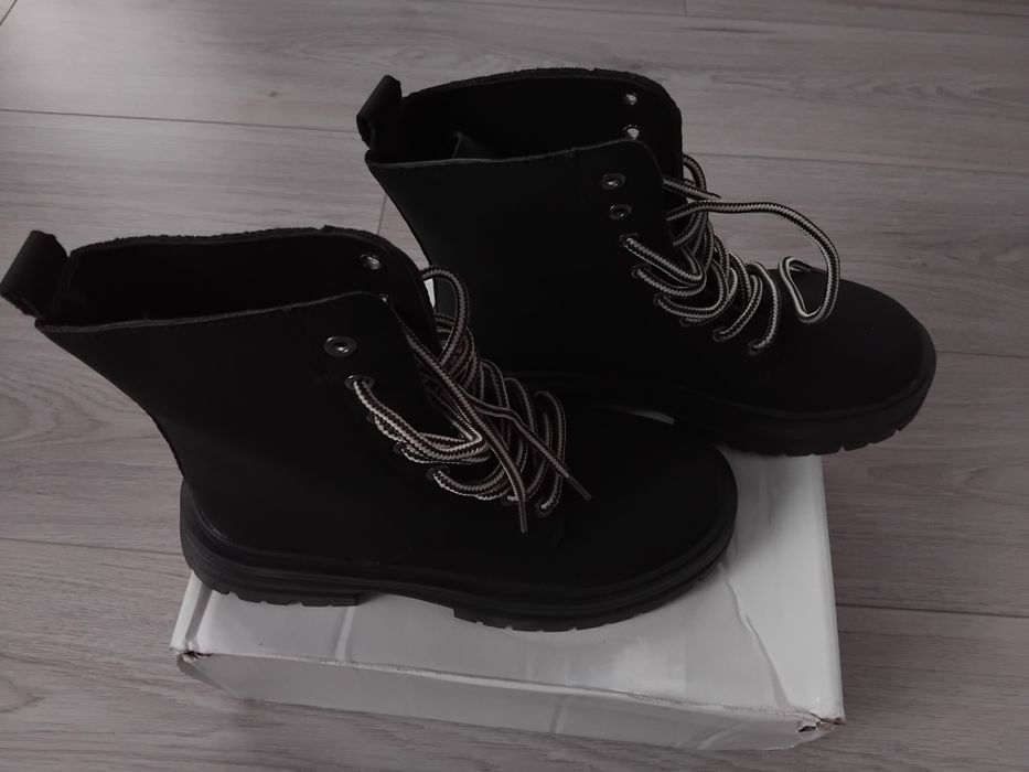 Дамски зимни ботуши