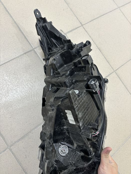 Фара тайота рав 4