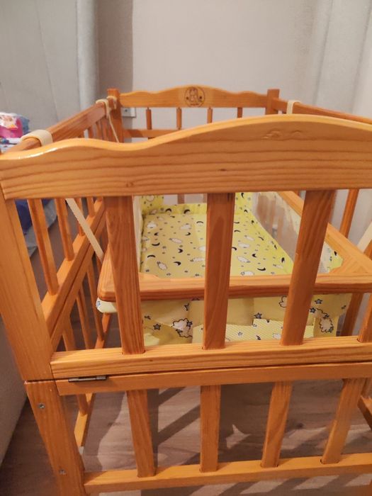 Детская кроватка