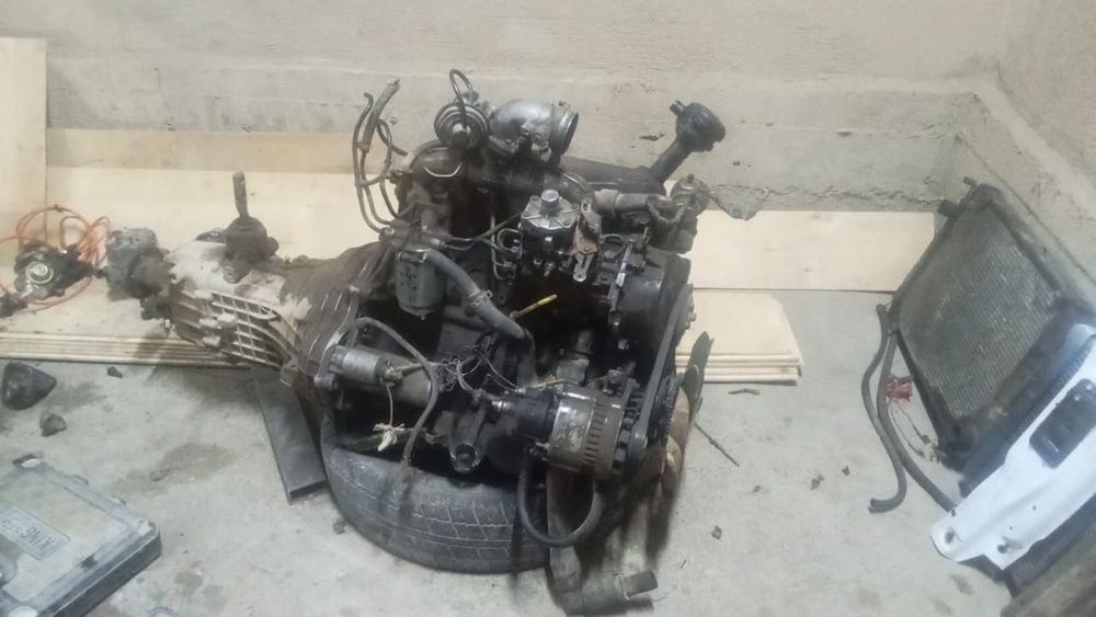 Автозапчасть двигатель