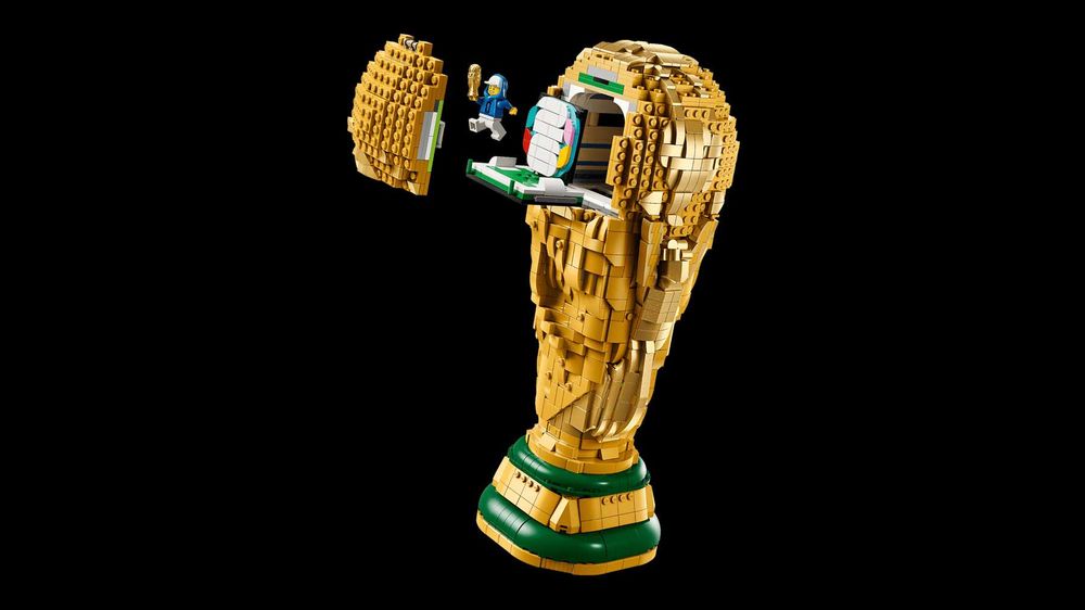 Конструктор LEGO 43020 Официальный трофей чемпионата мира World Cup 26
