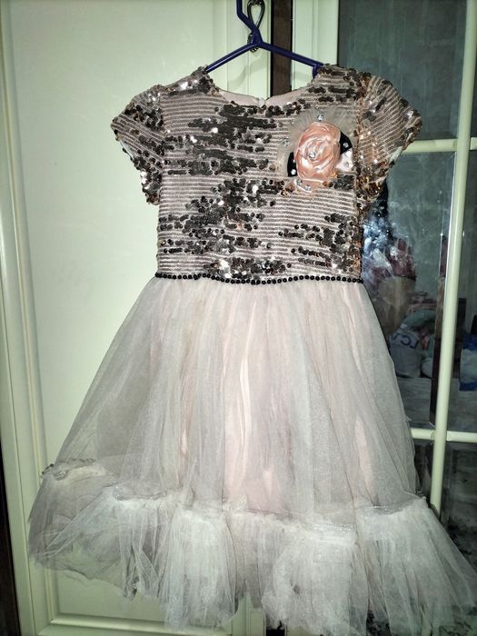 Продам платье в отличном состоянии