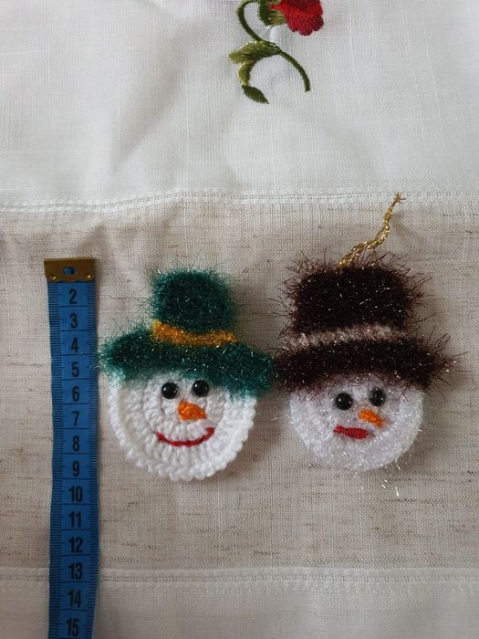 Om de zăpadă crosetat