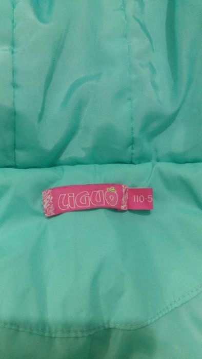 Пальтишко демисезонное на девочку 3-5 лет