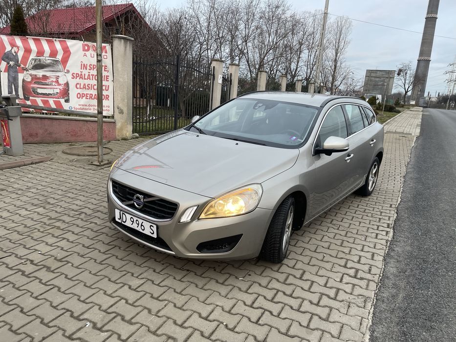 Volvo v60 1.6 diesel distronic/ bliss