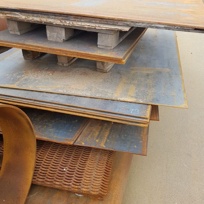 Лист     стальной