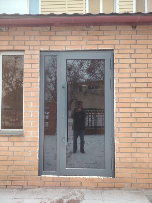 Алюминиевые окна двери перегородки