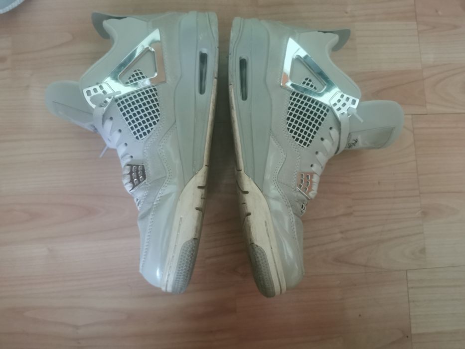 Air jordan 4 frozen moments