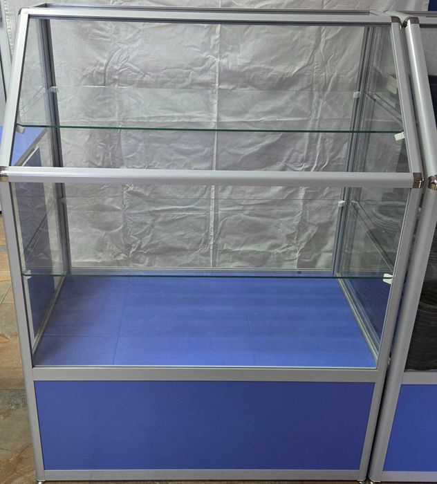 Продам витрины стеклянные