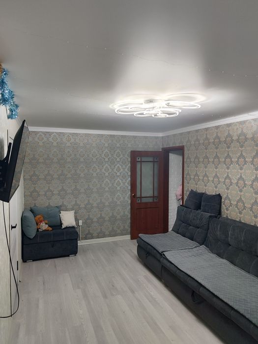 Продаётся 4 комнатная квартира