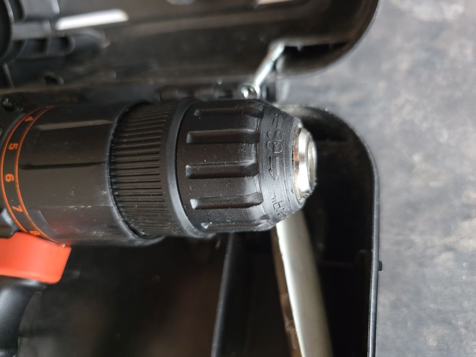 Винтоверт Black & Decker BDCHD18К