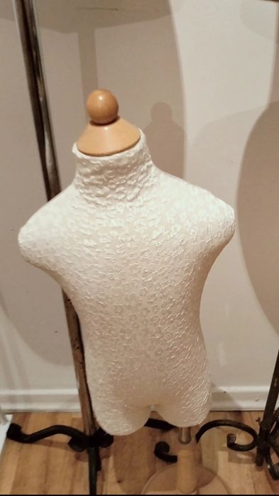 Срочно продам маникены б/у. Детские.