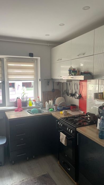 Se vinde apt.3 camere