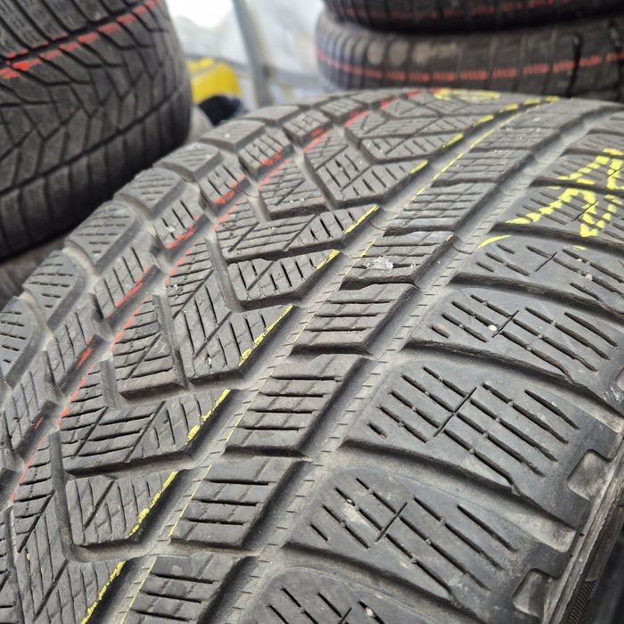 315 30 22 cu 275 35 22  Pirelli, o bucata din fiecara