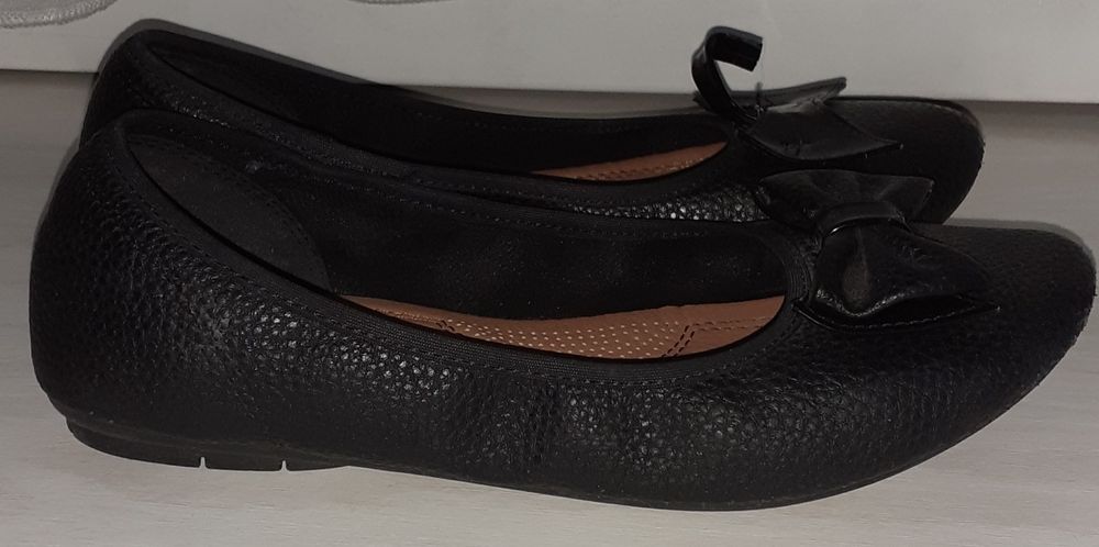 Недорого продам балетки для девочки