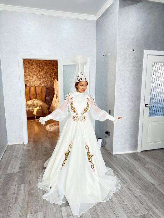 Продам платья свадебные и на узату