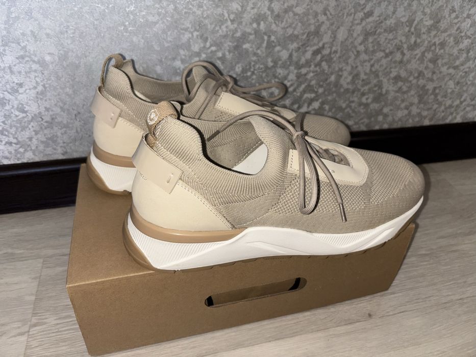 Продам кроссовки MSQ