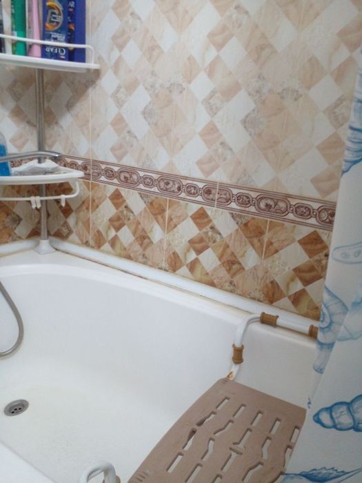 Срочно 2 хонали 3 каватдан 6 метр балкони бор квартира сотилади  6 мик