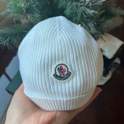 Бебешка шапка Moncler оригинал