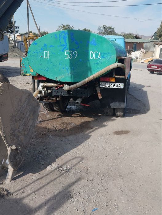 ЗИЛ ВАДАВОЗ 130  Матор килинган , балонлар яхши