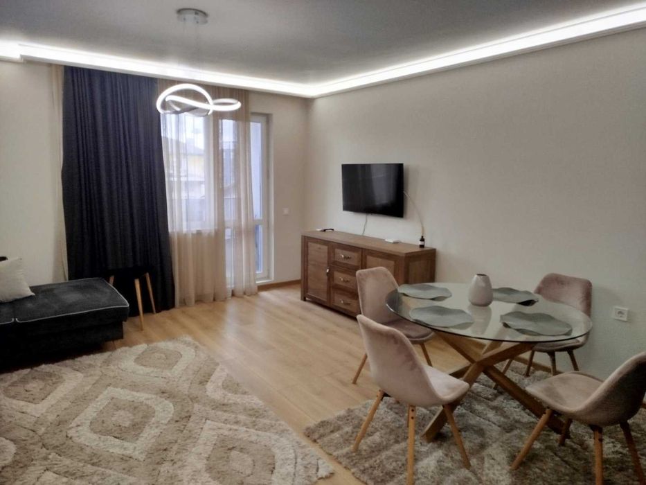 Дава се под наем Двустаен апартамент в Асеновград - 72 кв.м за 408 € - Снимка #1