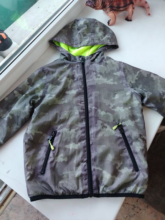 Продам детские куртки