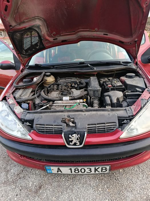 Пежо 206  1,4 /75  2006г.