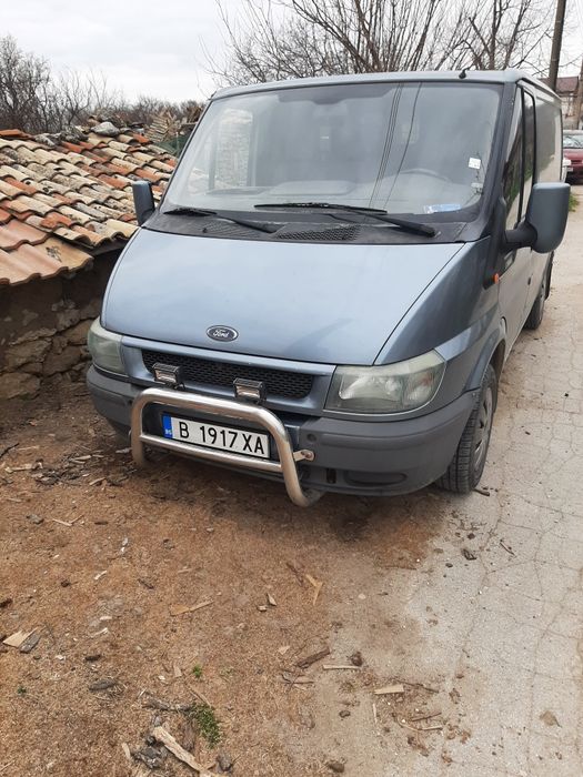Продавам пътнико товарен Форд транзит.