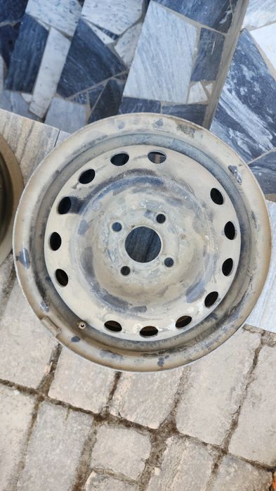 Комплект дисков r14, в отличном состоянии, нексия,спарк,кобальт