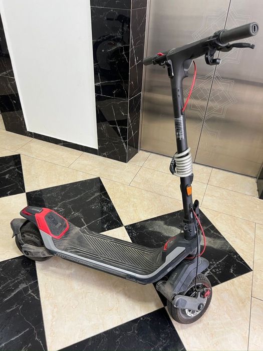 Продам самокат Segway Ninebot P100S