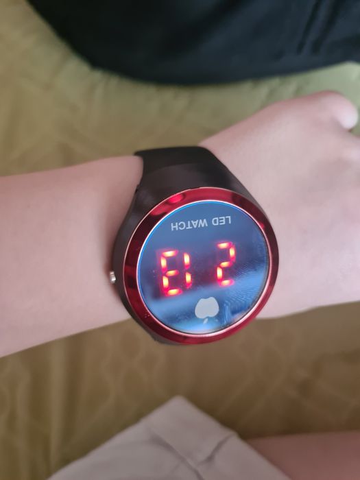 Продам хорошие часы