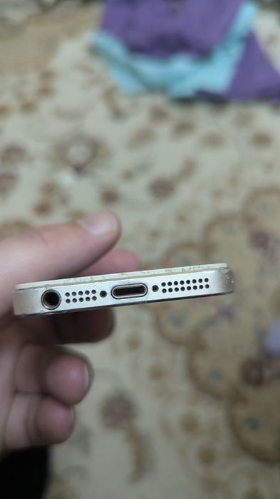 Продам телефон iPhone 5s