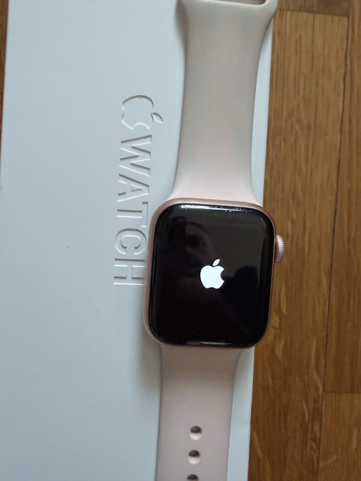 Apple Watch seria 6 Gold 40 mm Aluminium Case