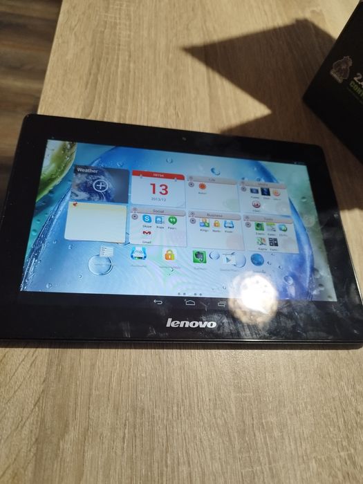 Продавам таблет Lenovo S6000-H