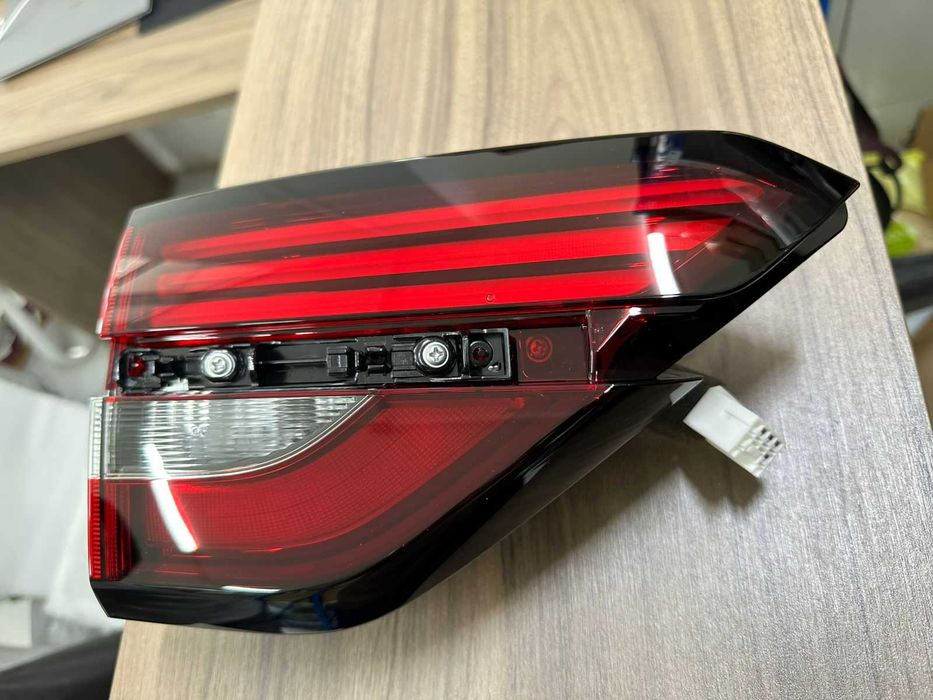Geely Coolray Задний правый фонарь