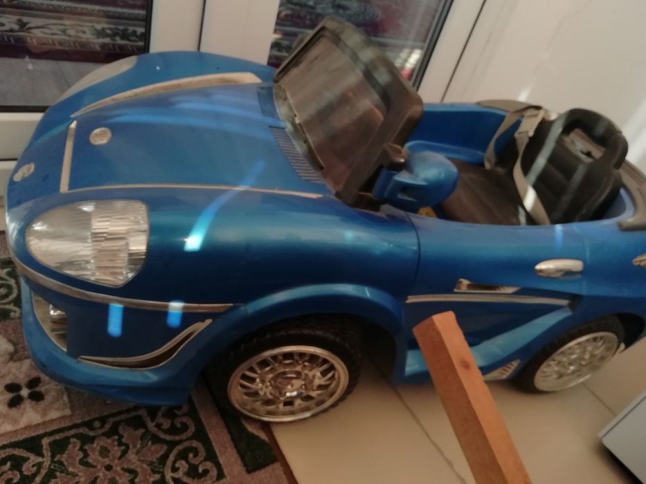 Продам детскую машинка