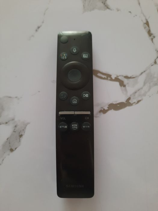 Пульт от телевизора Самсунг QLED.