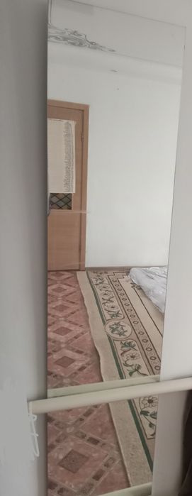 Продается длинный зеркало