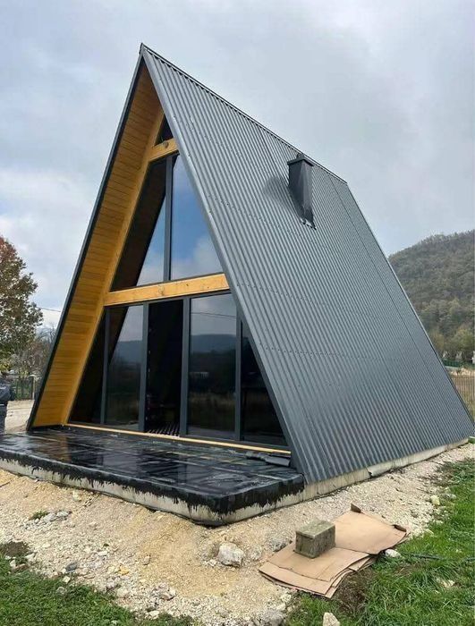 Case cabane din lemn stil A-frame