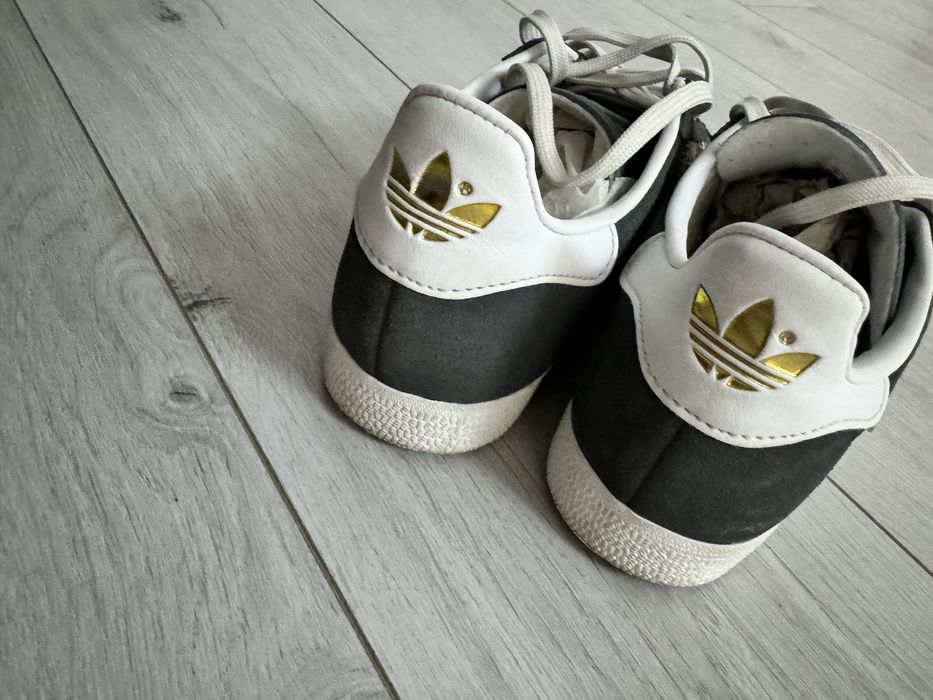 Кроссовки Adidas