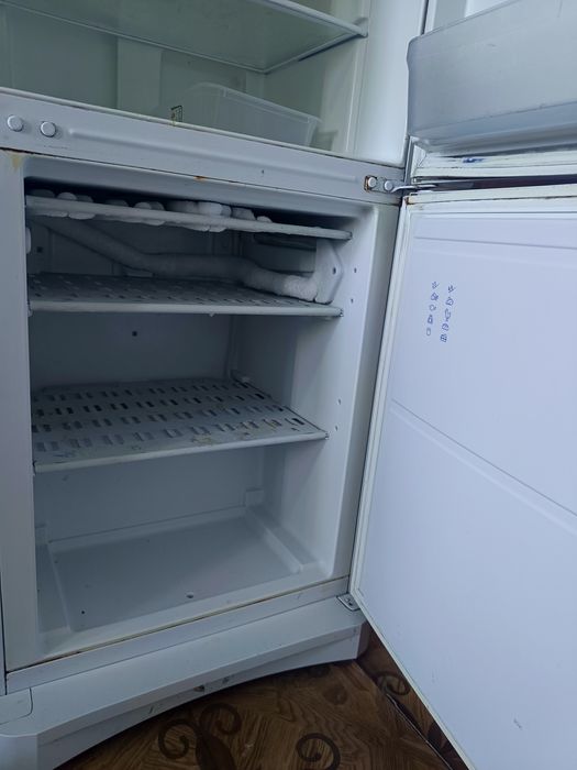 Холодильник Indesit