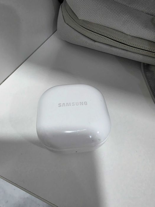 galaxy buds 2 TWS наушники белого цвета