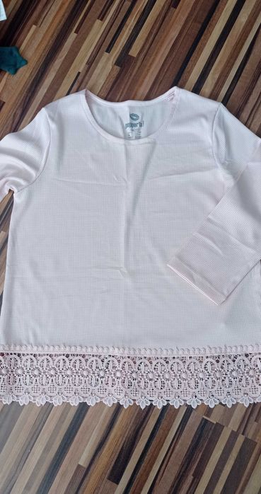 Блузи и пуловери за момиченца 11-12г.