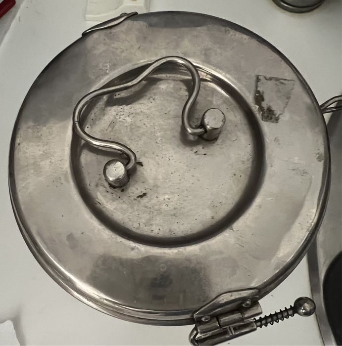 Casoleta  comprese 2 bucati si cutie meral intrumente