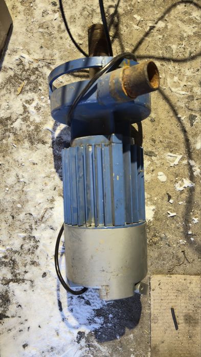 Электронасос продам