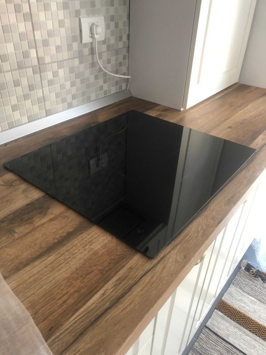 Apartament 2 camere (nou, mobilat) + 2 locuri de parcare (optional)