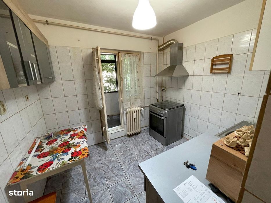 Apartament 3 camere, etaj 1/4,2 bai,69 mp, centrala,bloc 1981-Militari